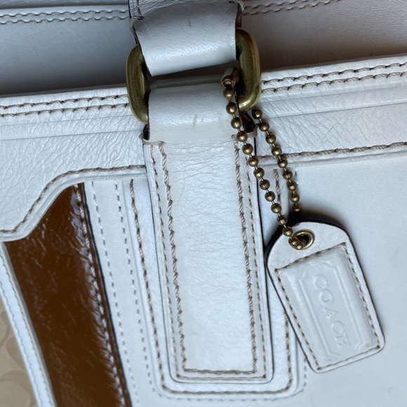 COACH HAMPTON IVORY/ OFF WHITE LEATHER HANDBAG WITH GOLD ACCENT HARDWARE - Picture 8 of 14